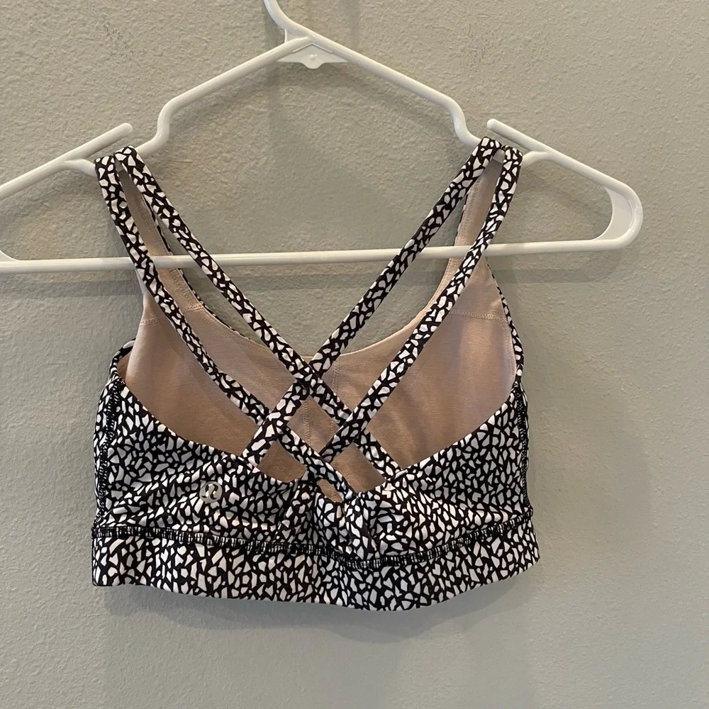 lululemon athletica sports bra. - Picture 2 of 3